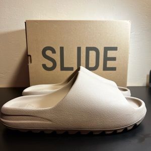 Yeezy Slides Pure